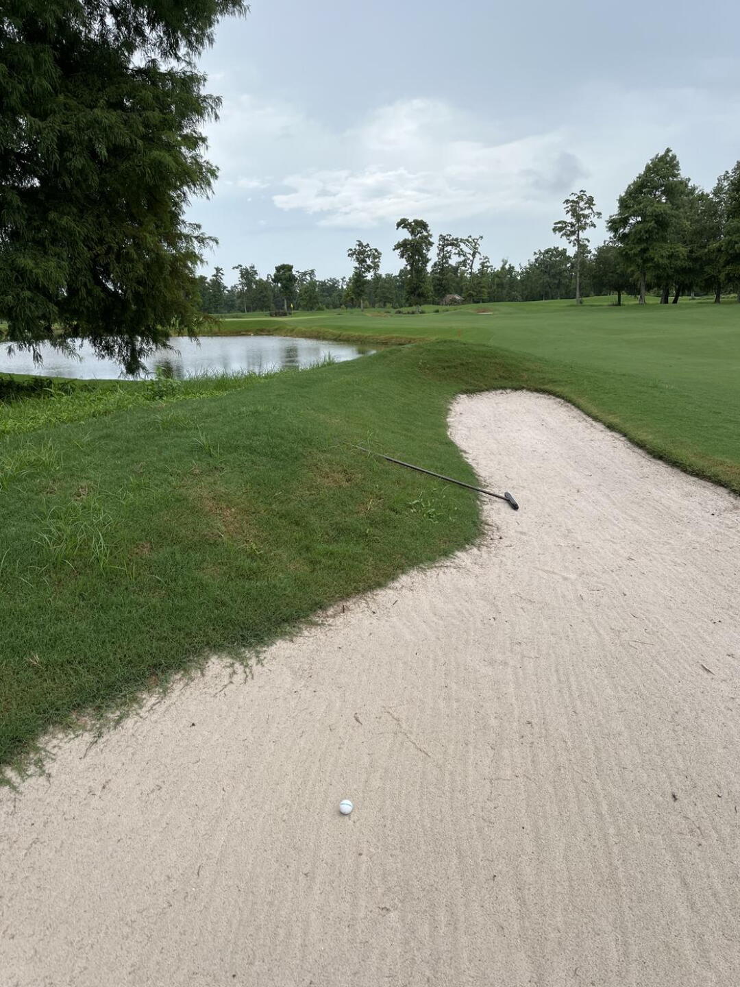 Approach on the Par 4 16th hole. (Photo submitted by huec84 on 07/06/2022)