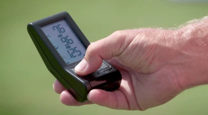 PRGR launch monitor in hand