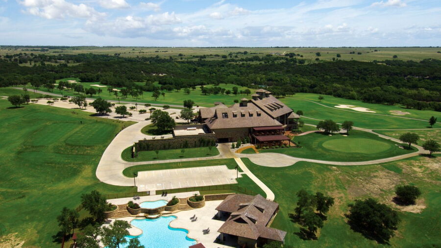 The Retreat: Clubhouse