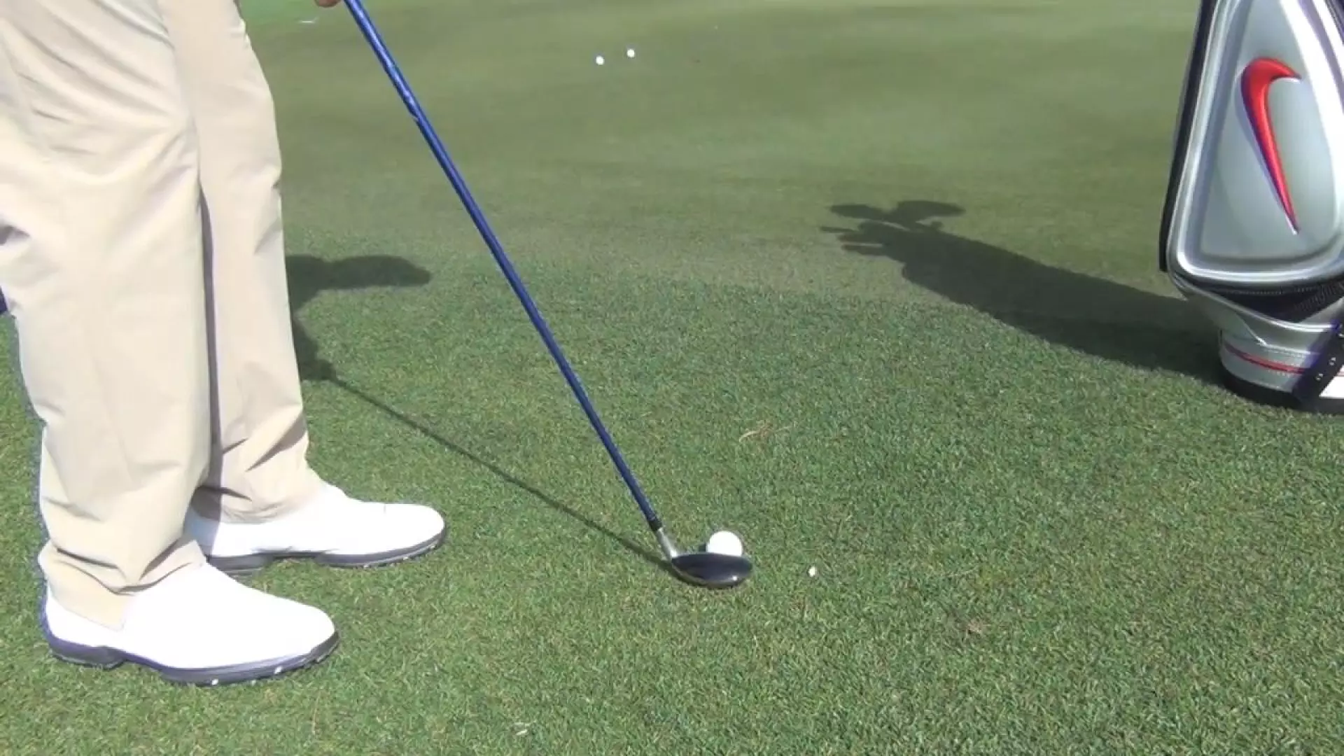 How to Save Shots Around the Green With a Hybrid