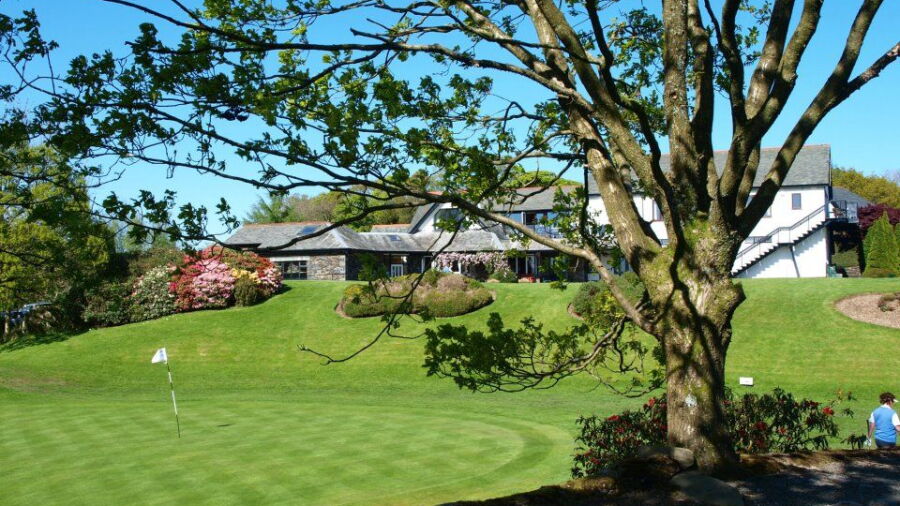Windermere GC: #17 & clubhouse