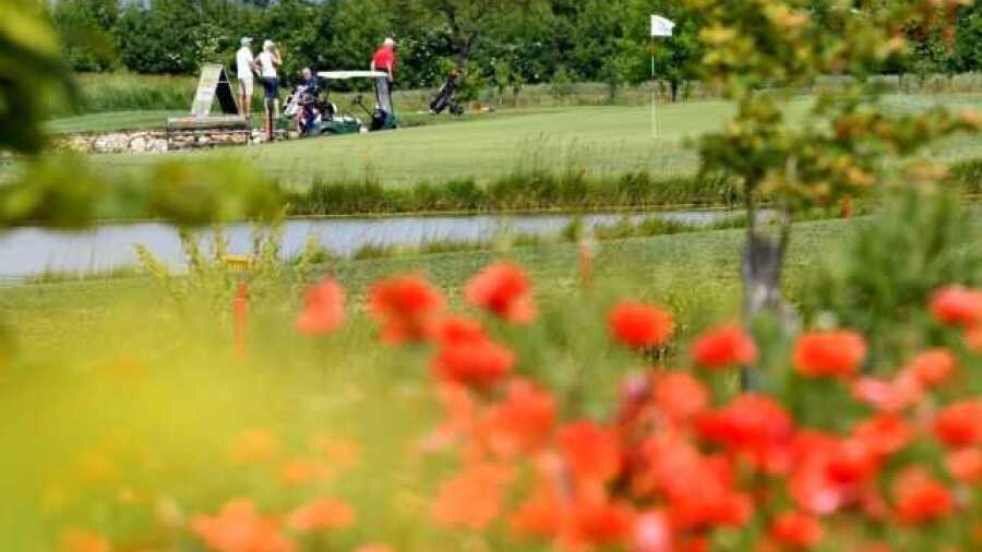 Fruehling GC - Lake