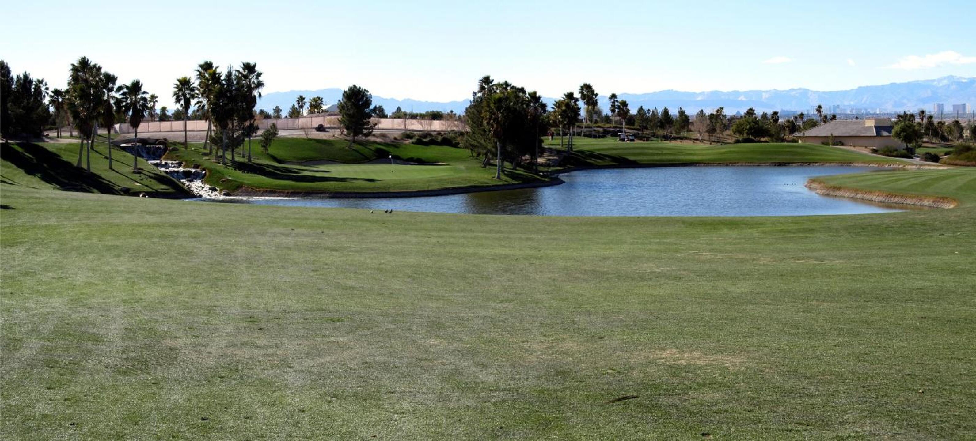 Chimera GC@Tuscany, Hole 18, Par 4, 440 yds, 100 yds out (Photo submitted by DYakimec on 03/20/2016)