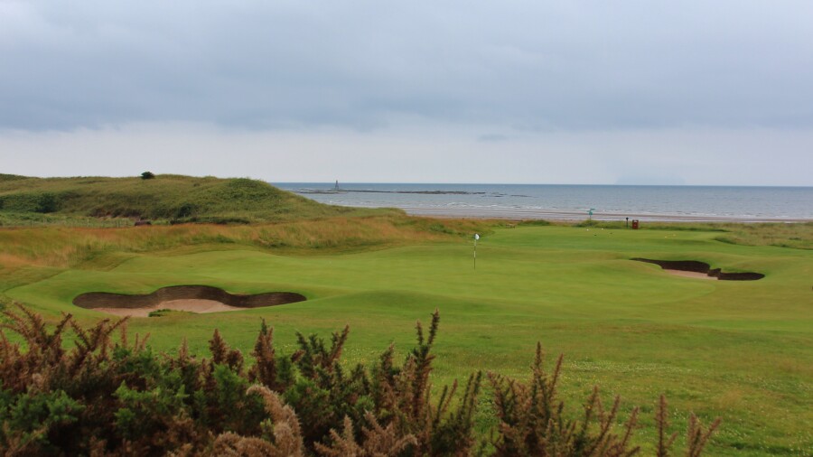 Trump Turnberry Resort - Ailsa golf course - hole 1