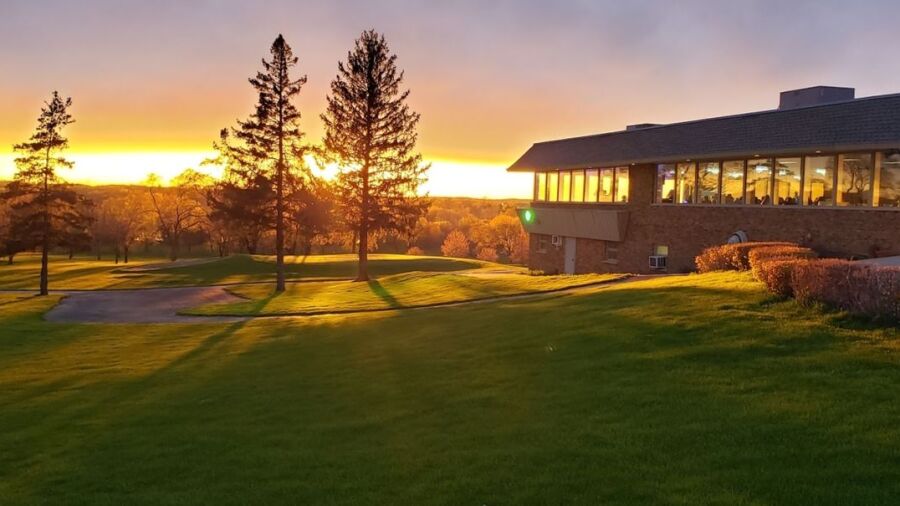 Bristol Oaks GC & Banquet Center: Clubhouse