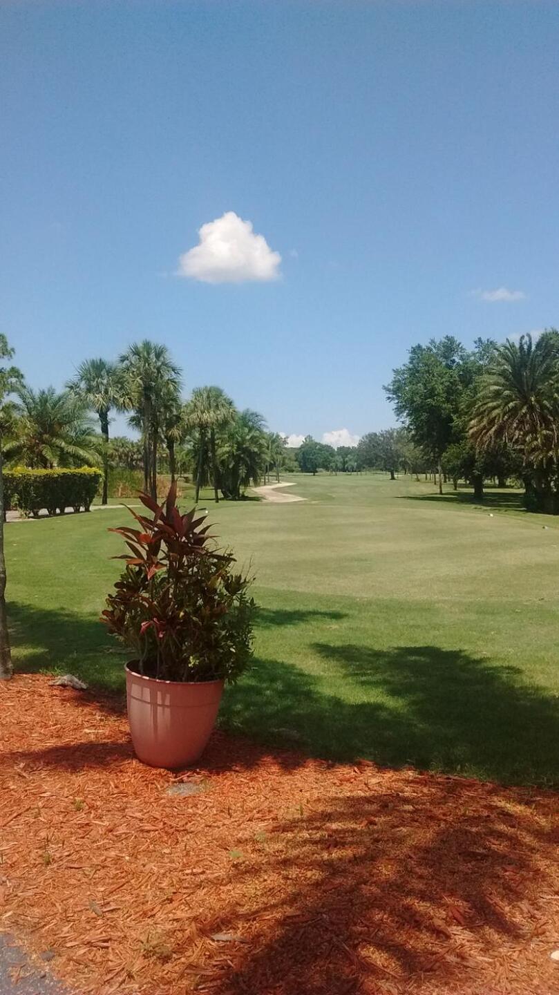 10th tee box Majestic Golf Club (Photo submitted by extennisnowgolfer on 06/21/2016)