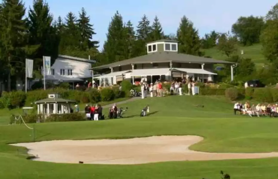 Baden G & CC: clubhouse