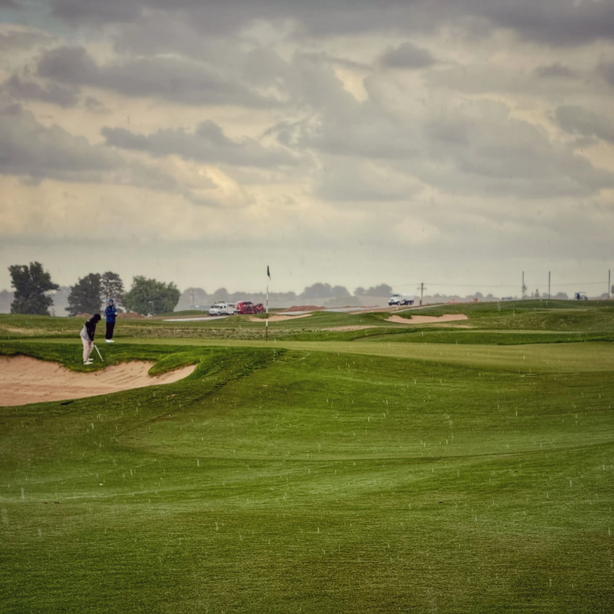 Should American golf courses start requiring a license to drive, chip and putt?