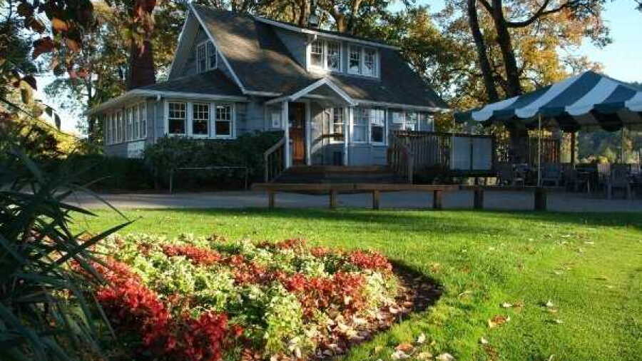 Sah-Hah-Lee Clubhouse