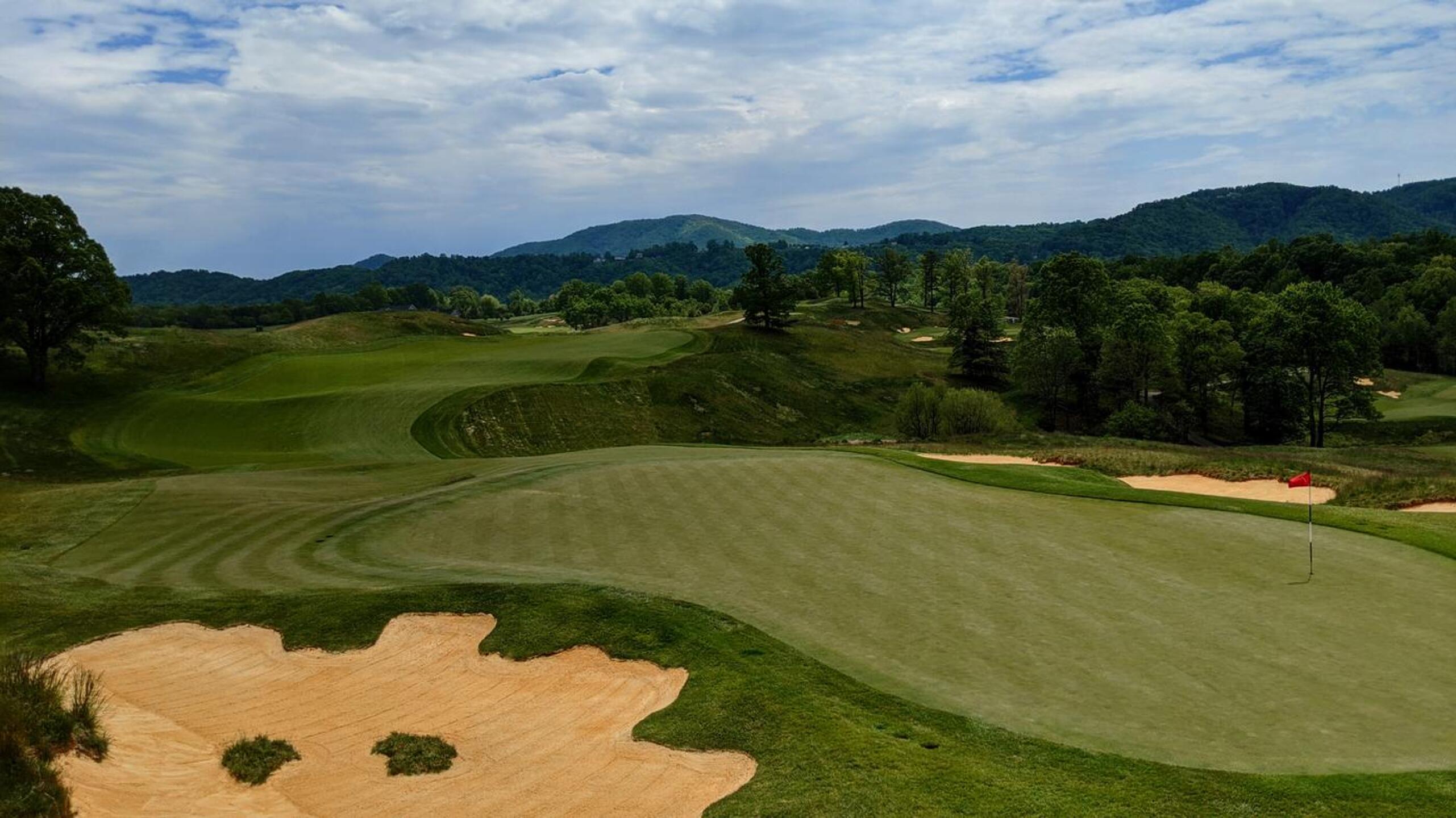 The par-4 12th requires your most accurate tee shot or prepare for a big number. (Photo submitted by Back9Ben on 05/17/2020)