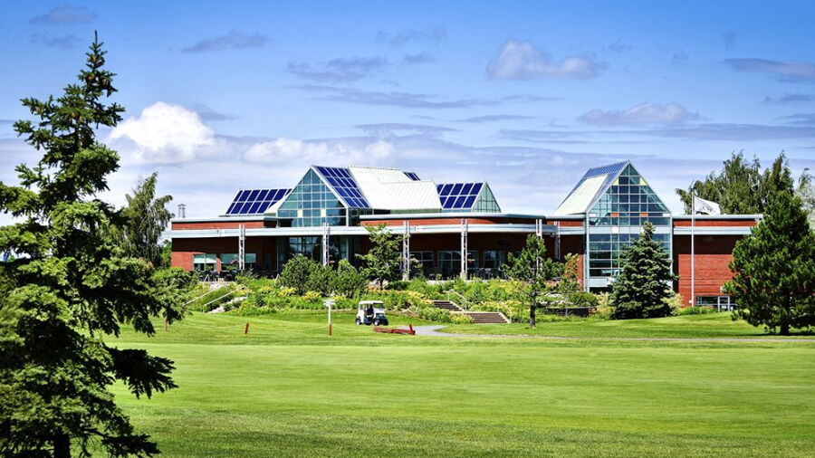 Le Parcours du Cerf: Clubhouse