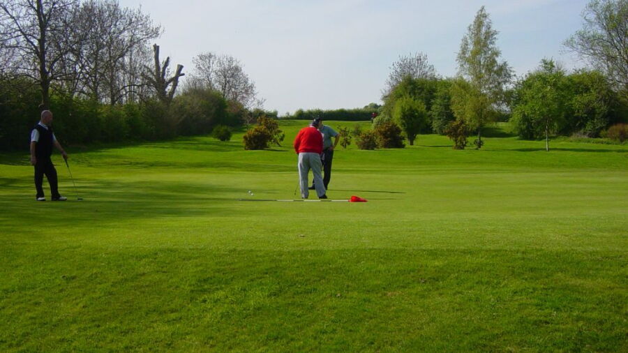 15th green at Kettering GC