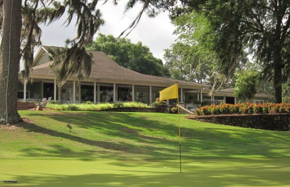 Houston Lake CC: clubhouse
