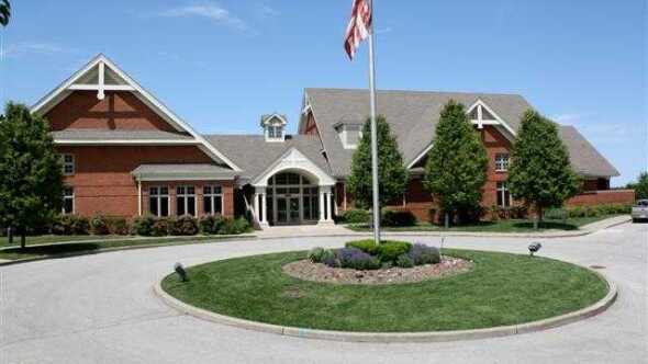 Lake Saint Louis Par-3 GC: clubhouse