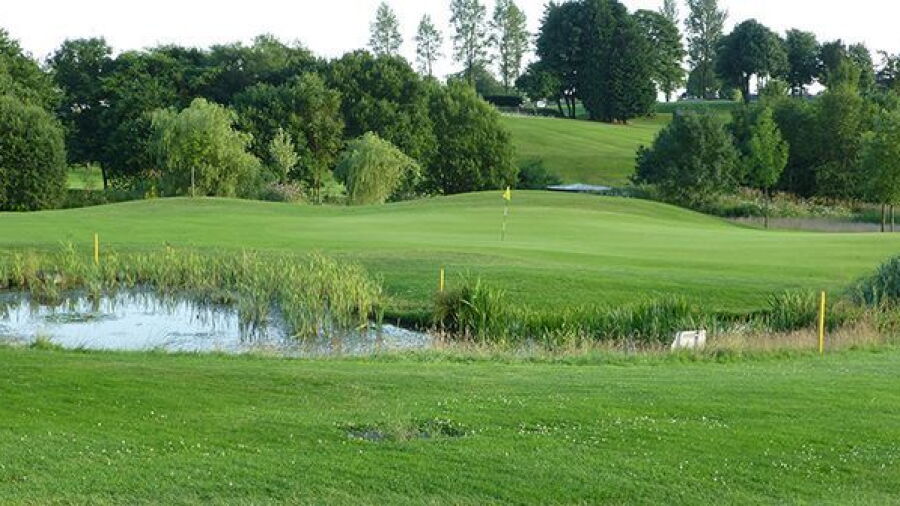 Harwood GC: 4th green