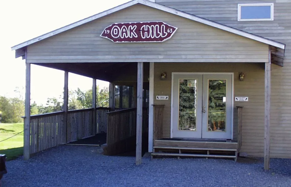 Oak Hill GC: clubhouse