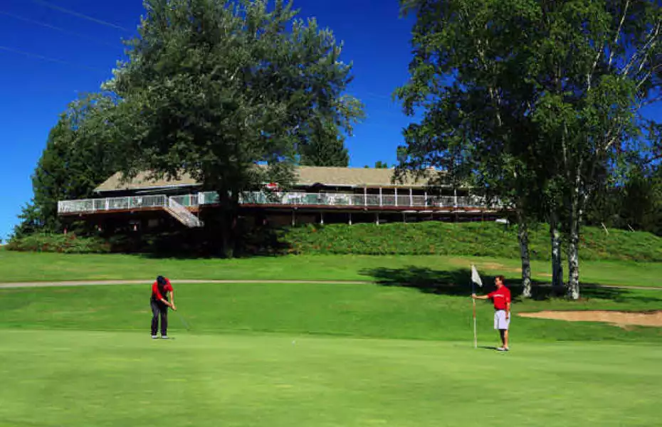 Castlegar GC: #13 & the clubhouse
