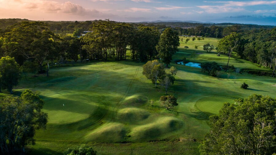 Noosa Hills Par-3 GC - South: #14, #18