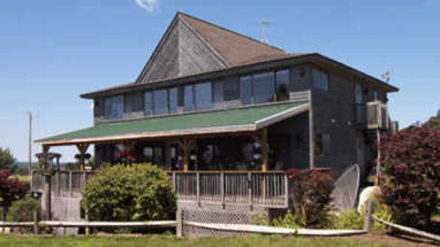 Fox Run GC: Clubhouse