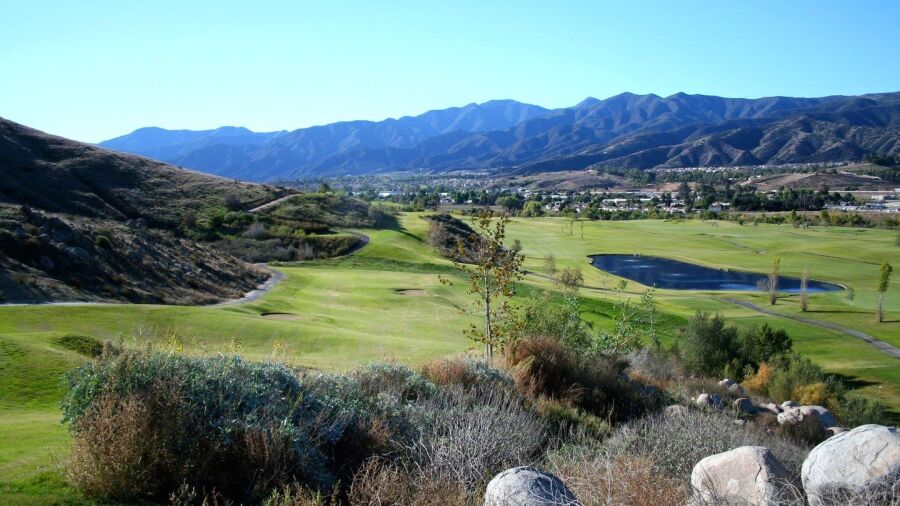 Dos Lagos GC