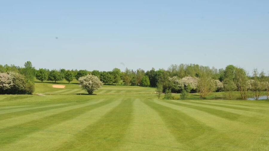 7th fairway at Witney Lakes Resort
