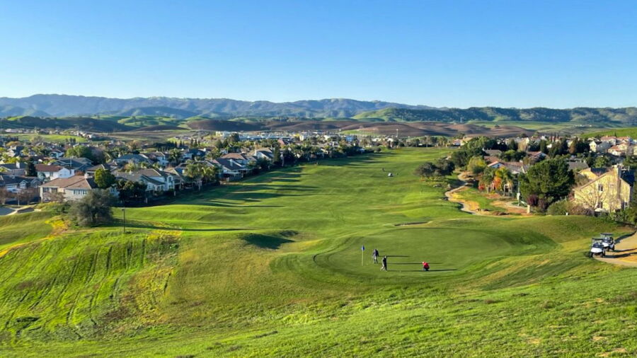 Shadow Lakes Club