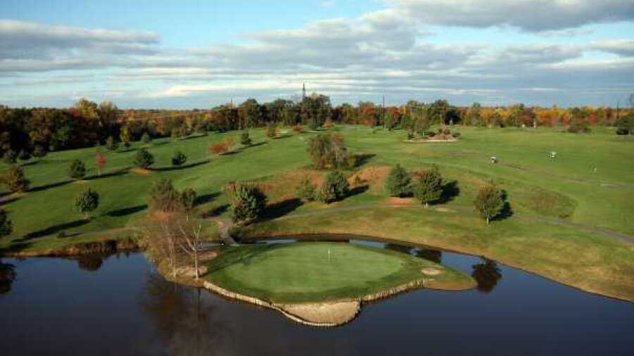 Island Green at Meadows Farms GC