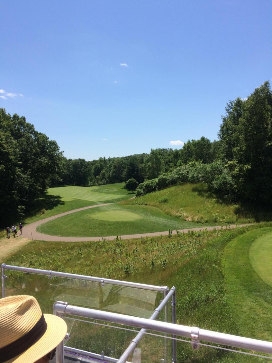 Hole #1 and play far to the left! (Photo submitted by 7s2S9bRXMM3cwaWDGQPL on 11/21/2019)