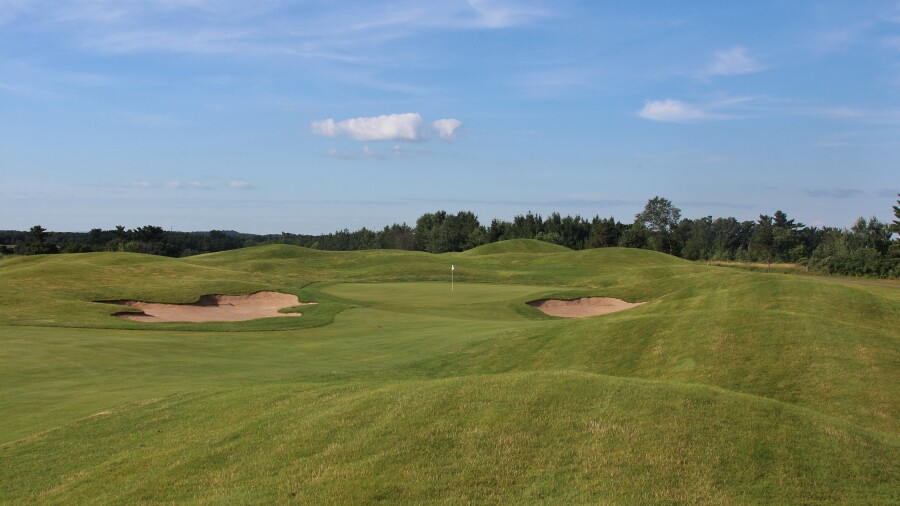 Trappers Turn - hole 2 on the Canyon nine 