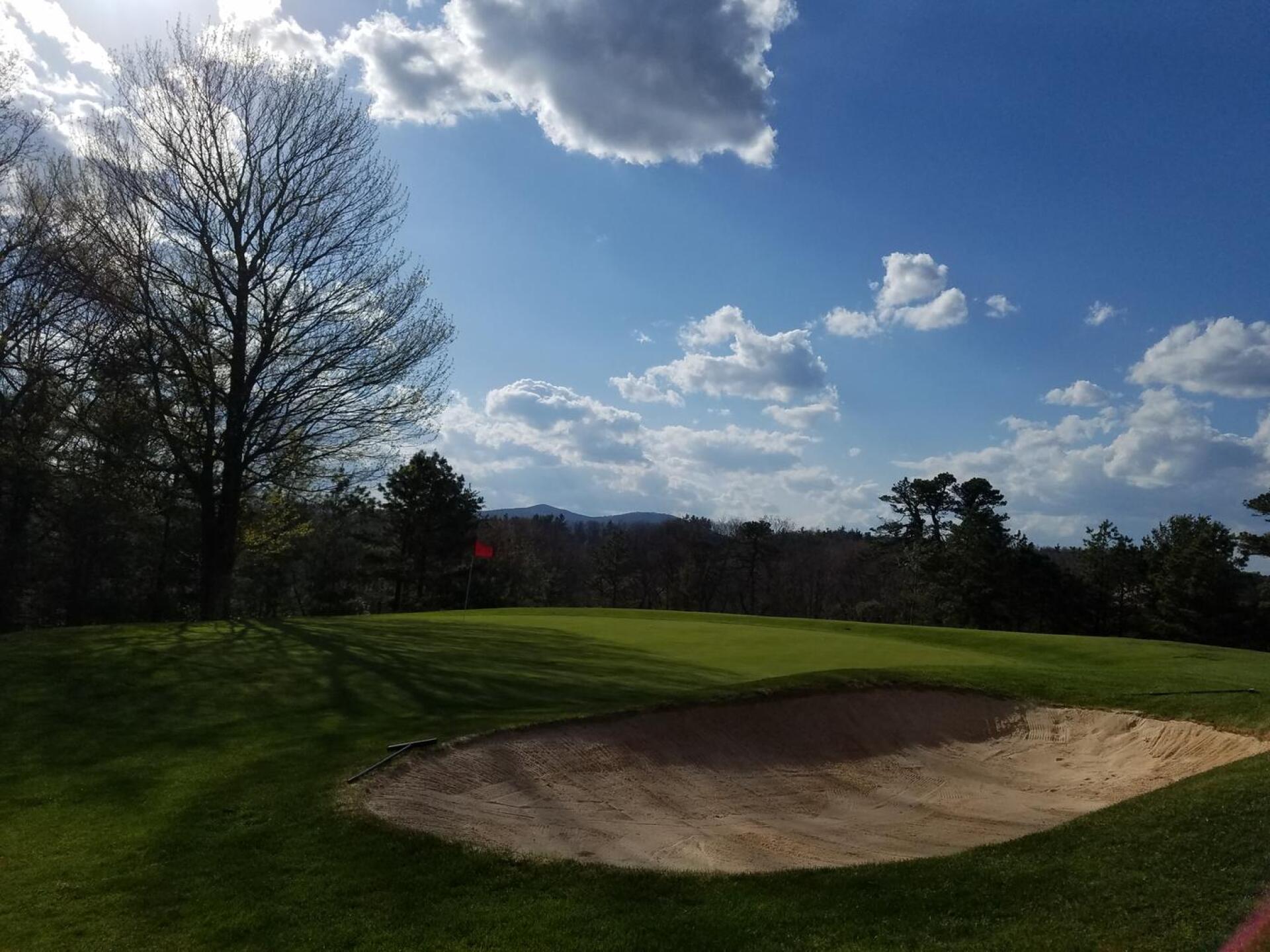 13th green. (Photo submitted by geocarp74 on 05/08/2018)