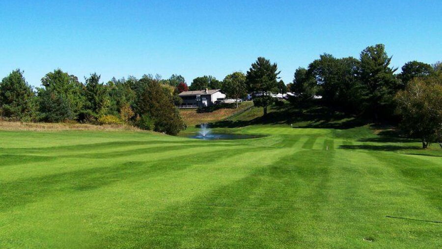 Eighteen Hole at Clifton Hollow GC: #18