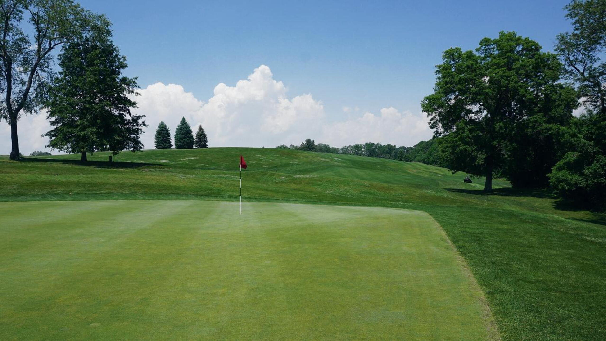 The second. Par-5, 446. After rising to the top of the tall hill, the fairway descends dramatically to this green. (Photo submitted by AptlyLinked on 06/25/2021)