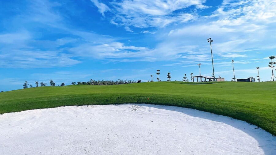 Dragon Golf Links