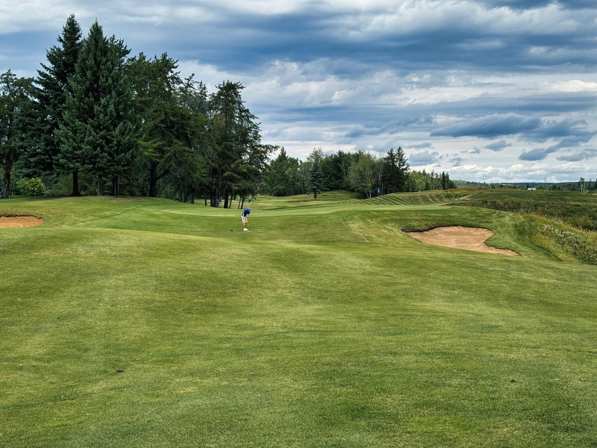 Athabasca GC, Hole 16, Par 5, 456 yds (Photo submitted by DYakimec on 10/26/2024)