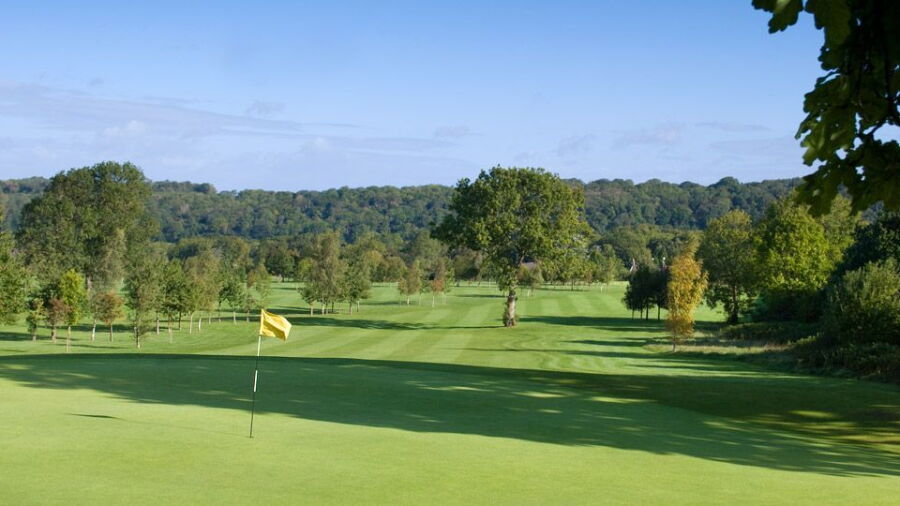 Tall Pines GC: 2nd green