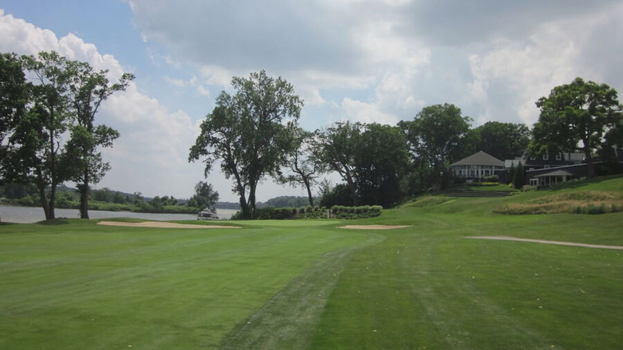 Toledo CC: Clubhouse, #18