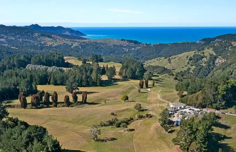 Te Puia Hot Springs GC: Aerial view