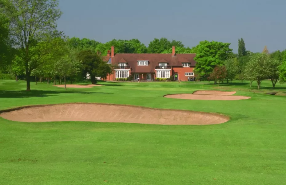 Moseley GC: Clubhouse & #18