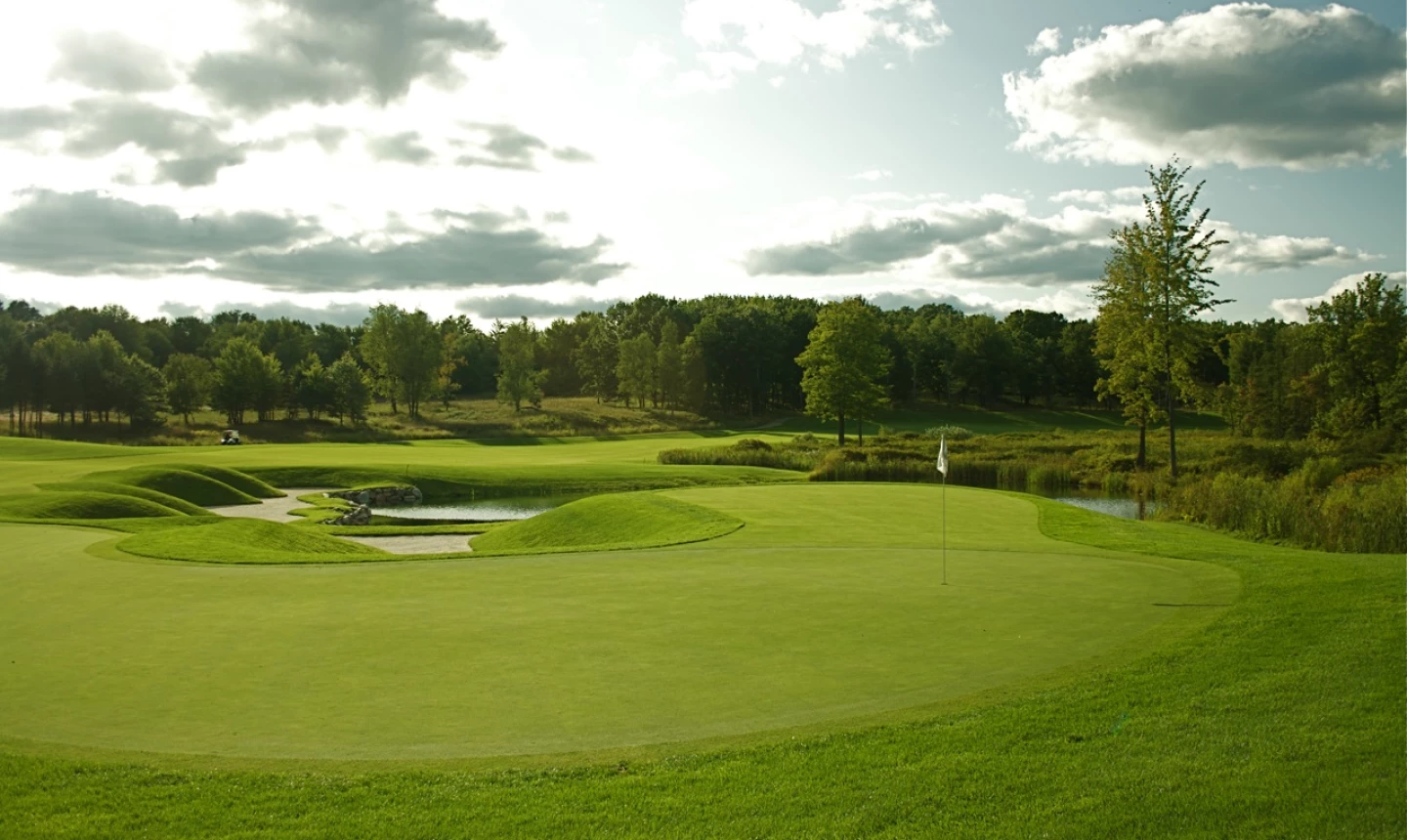 Tullymore golf course at St. Ives Resort - hole 16