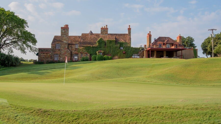 Hawk's Creek GC: clubhouse