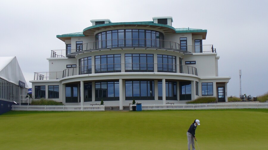 Castle Stuart - clubhouse and practice green