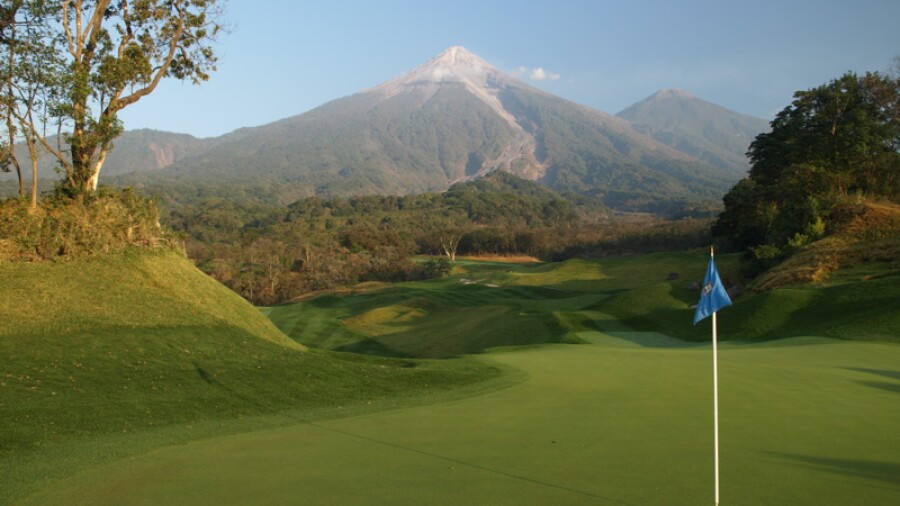 Fuego Maya Golf Course at La Reunion - hole 12