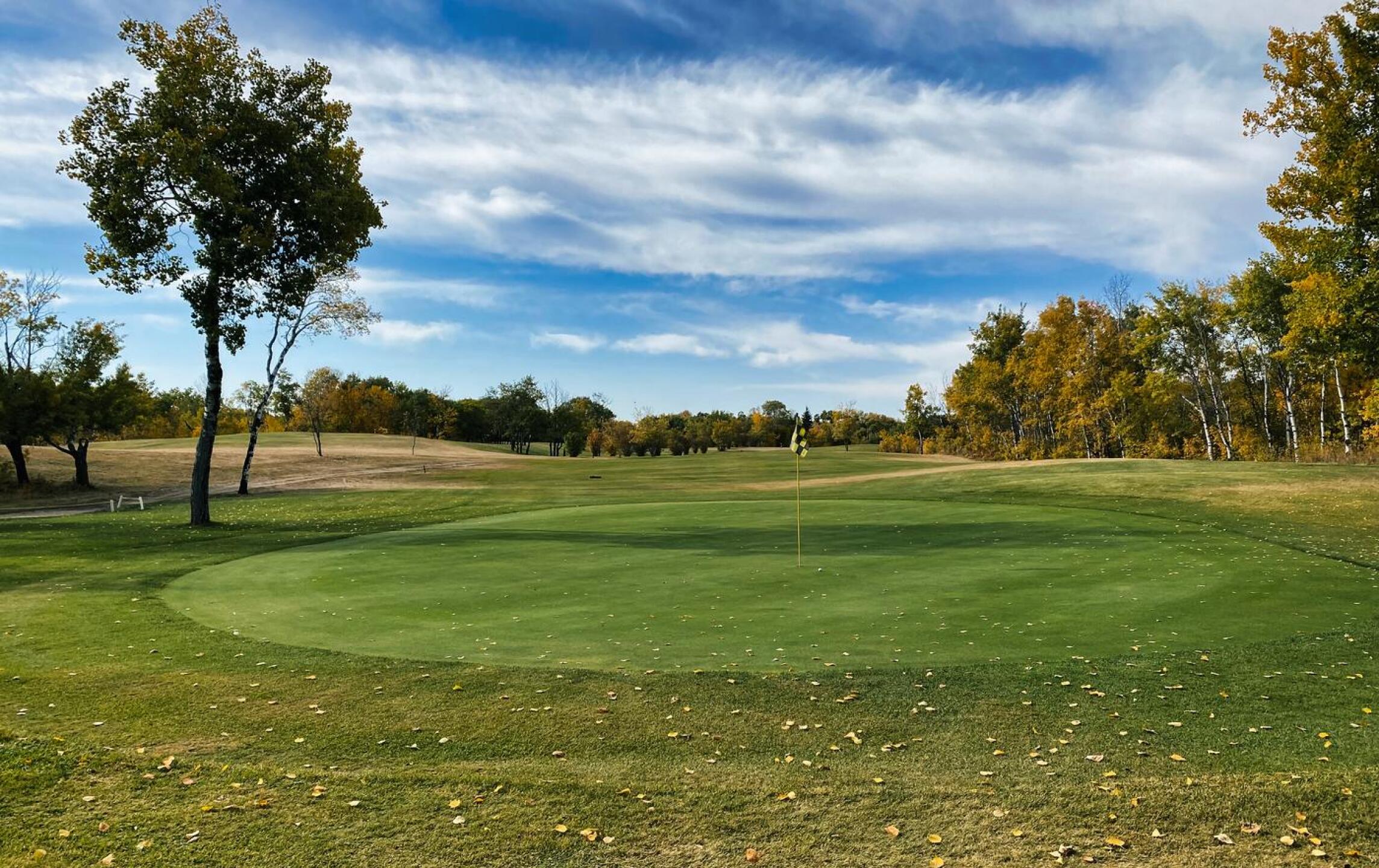 Edgerton Community Golf Course, Hole 4, Par 4, 361 yds (Photo submitted by DYakimec on 10/04/2022)