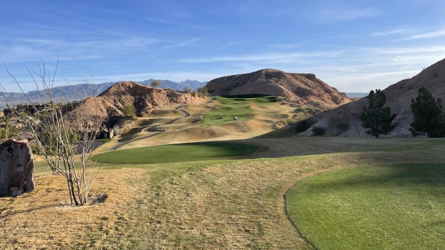 Falcon Ridge - views 