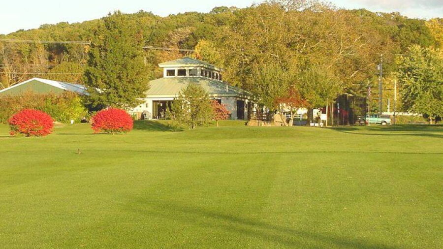 Chapel Hill GC: Clubhouse