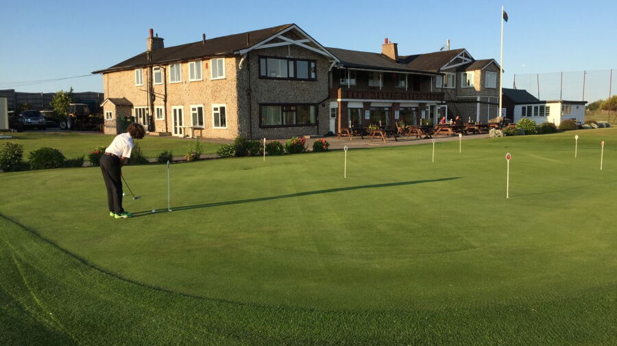 Rhos-on-Sea Residential GC: Putting green