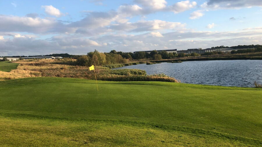 Swadlincote Family Golf Centre - N1Golf - Lake