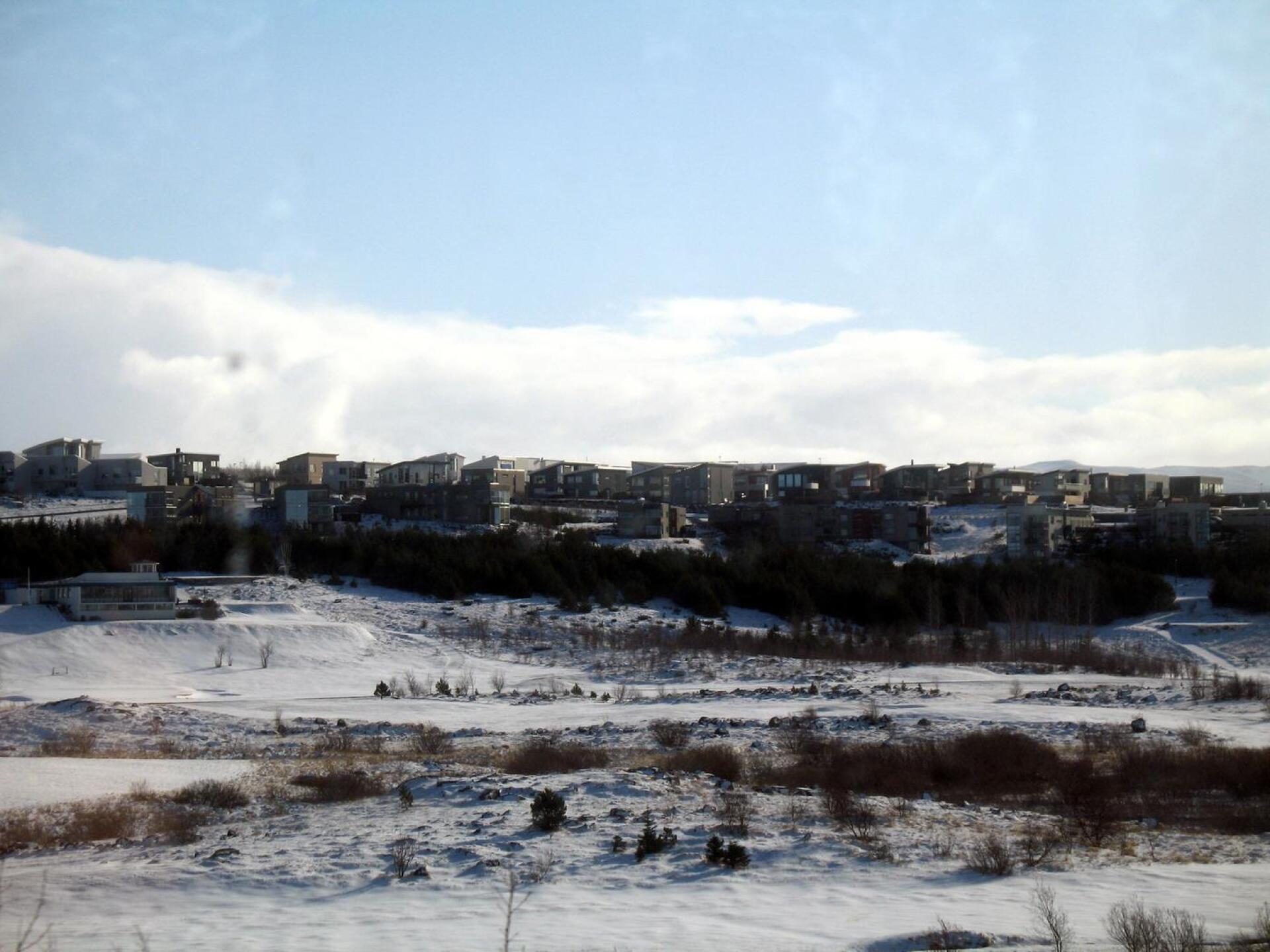 Grafarholt GC, clubhouse, Apr. 2014 (Photo submitted by DYakimec on 11/03/2017)