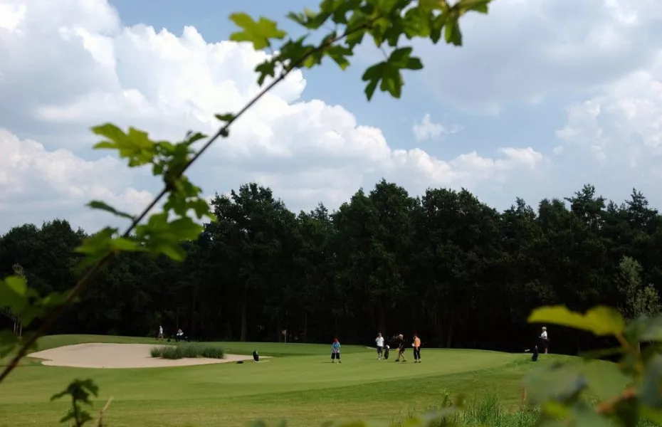 Sporting Club Berlin Scharmuetzelsee - Jake McEwan