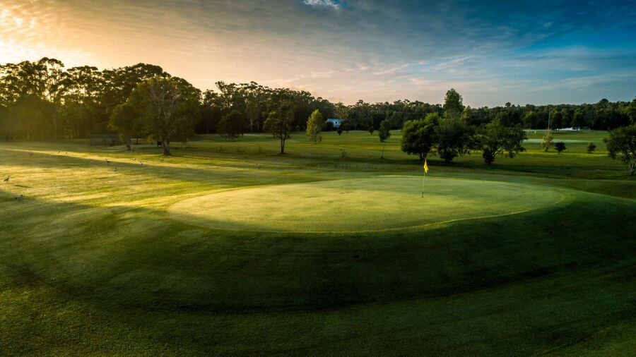 Noosa Hills Par-3 GC - South: #8